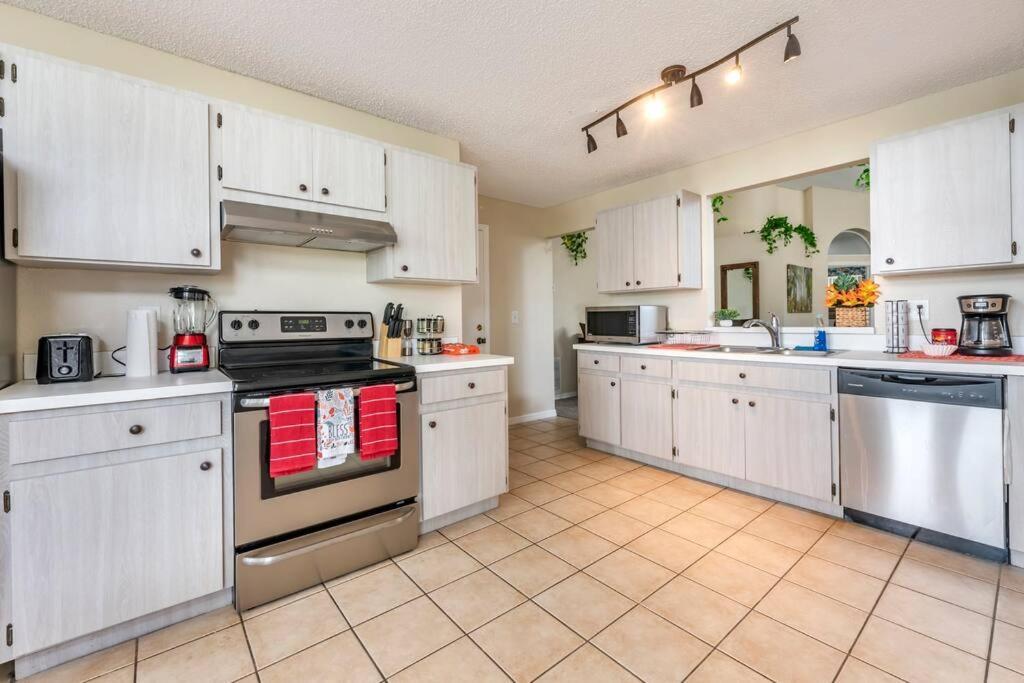 Vacation Home With Private Pool Near Disney World Kissimmee Exterior photo